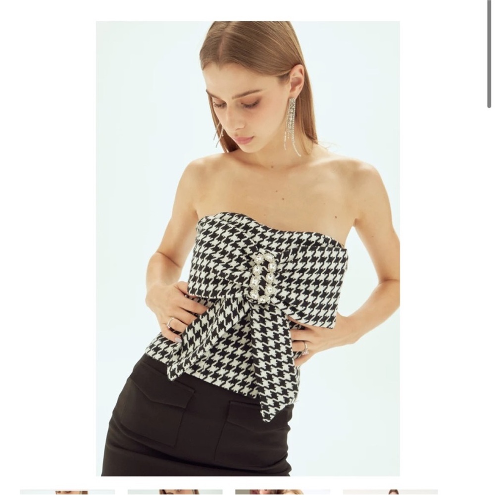 Elegant Houndstooth Strapless Blouse